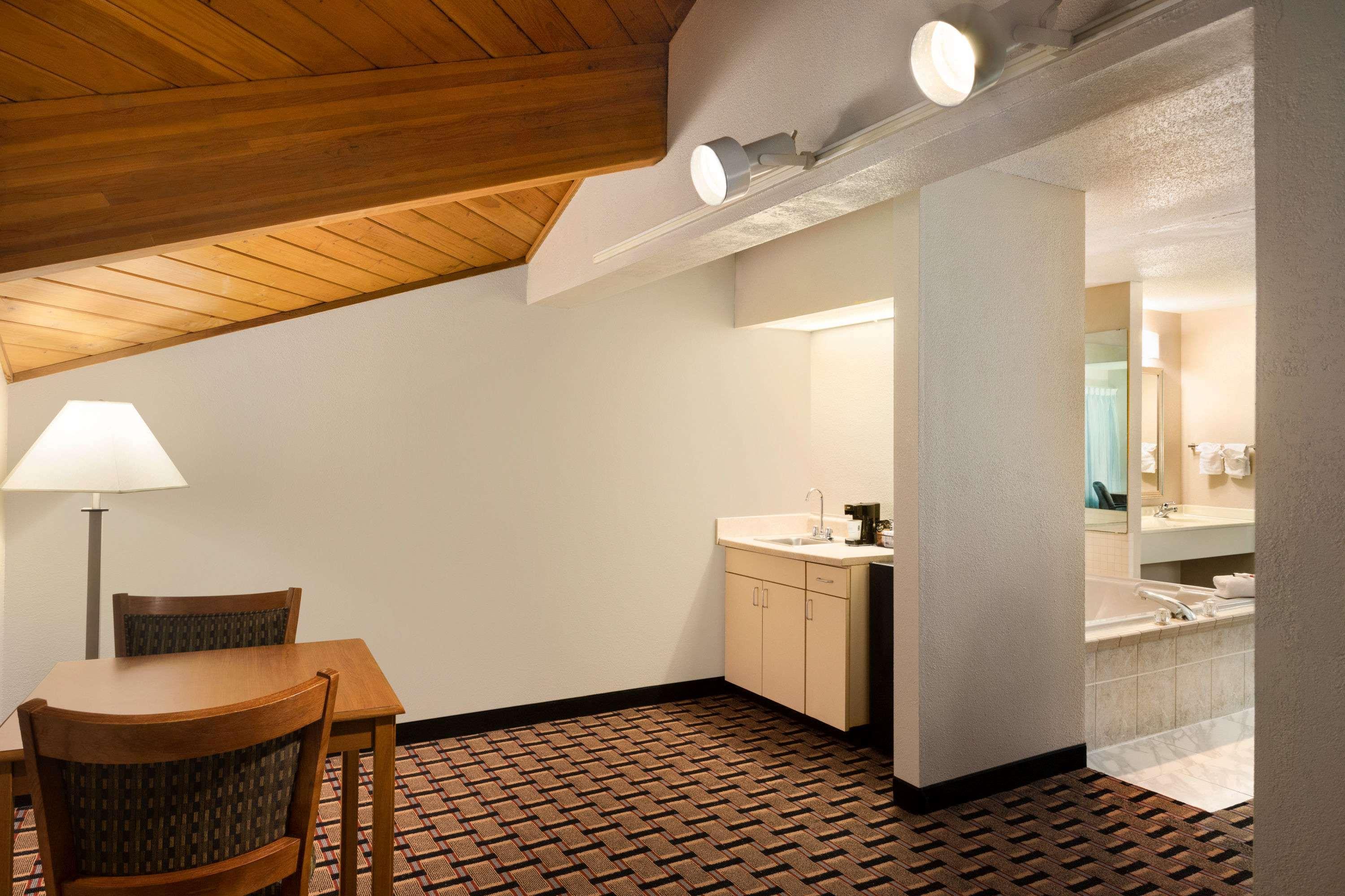 Baymont By Wyndham Warrenton Hotel Luaran gambar