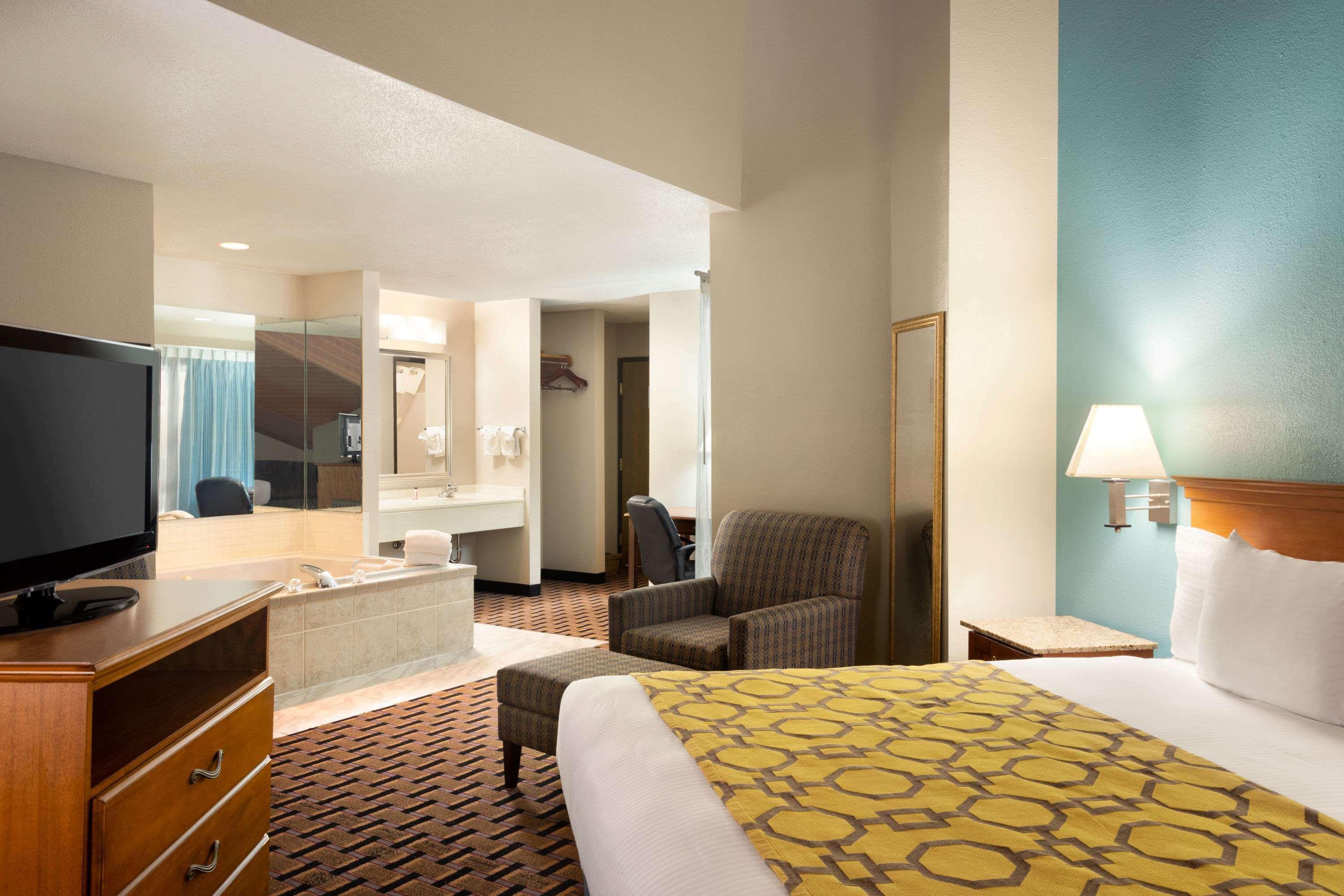 Baymont By Wyndham Warrenton Hotel Luaran gambar